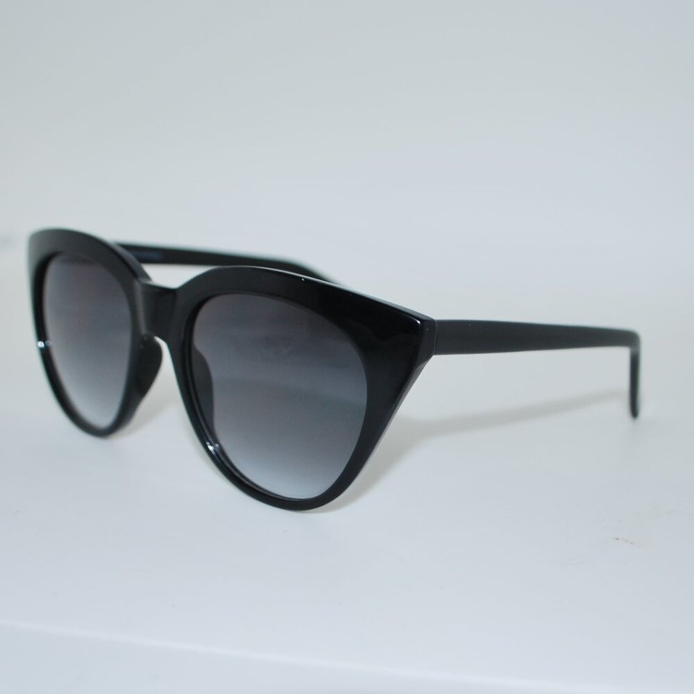 Banana Republic Sunglasses new Pouch